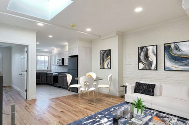 Photo - 207 Court St