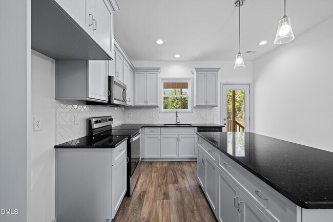 Photo - 73 Falls Riv ct