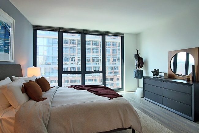 Building Photo - 622 N Wells St Rental