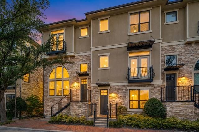 Building Photo - 7229 Parkwood Blvd