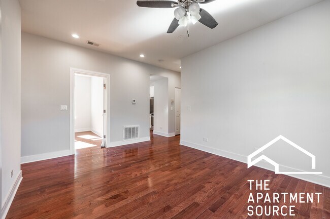 Photo - 1159 W Lunt Ave Unit 3