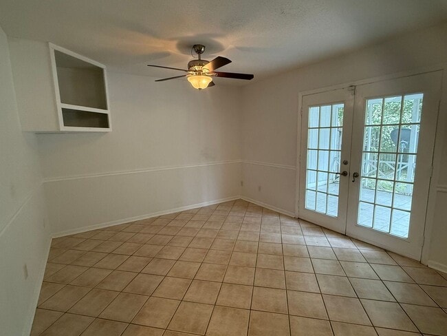 Photo - Nice 2 bedroom, 1.5 Townhouse