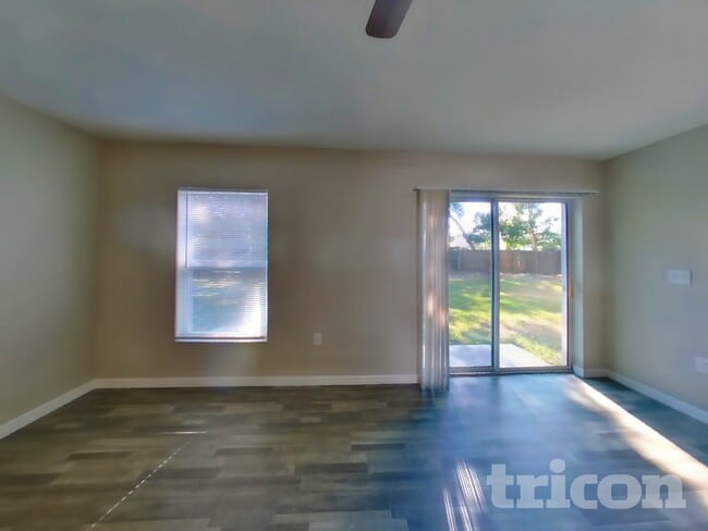 Photo - 9268 Gibralter St