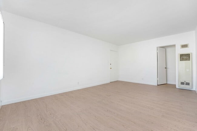 Photo - 10250 Palms Blvd Unit 10250-3