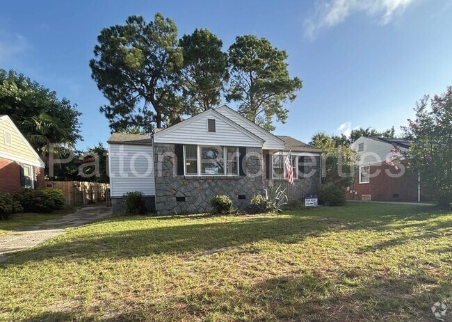 Building Photo - West Columbia Home