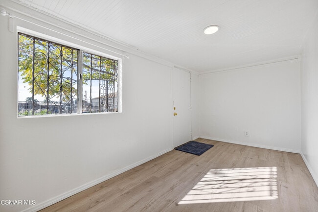 Photo - 11018 Sutter Ave