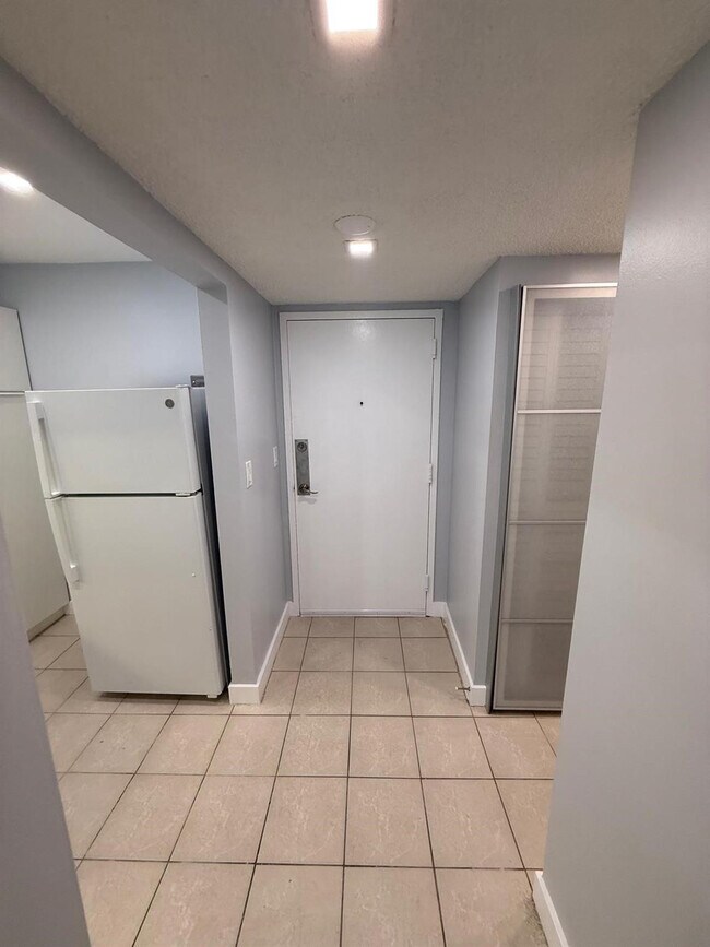 Photo - 16465 NE 22nd Ave Unit 105