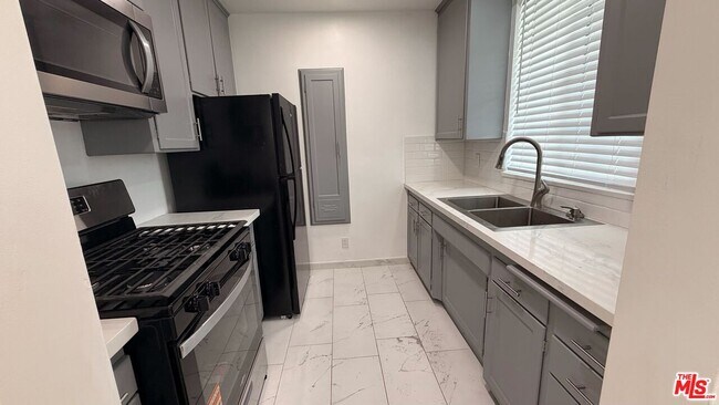 Photo - 202 N Locust St