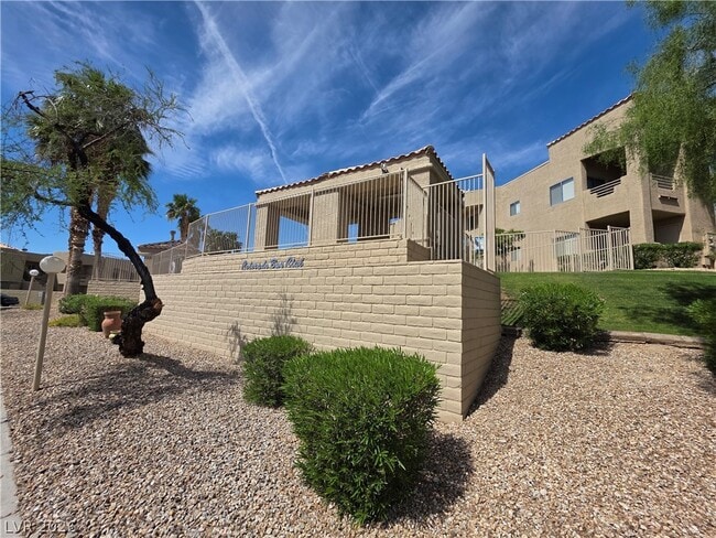 Photo - 2200 Highpointe Dr Unit 201