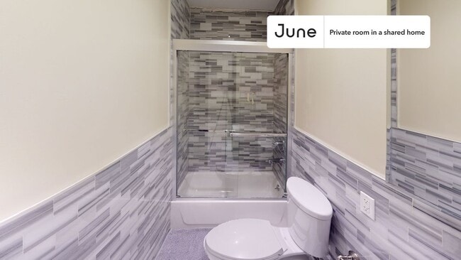 Room in Shared 6 bed/3 bath home in Upper West Side