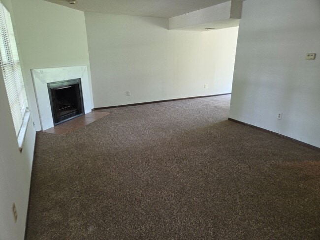 Photo - 2009 Juniper Dr Unit B