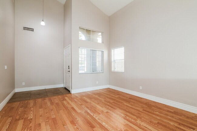 Photo - 10013 W Montecito Ave