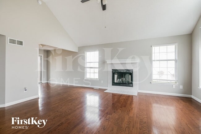 Photo - 1049 NE Queens Cir