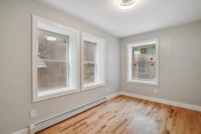 Photo - 405 Grand St