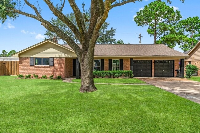 Building Photo - 1631 Shadow Bend Dr Rental