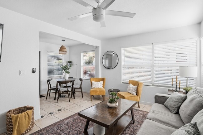 Photo - 2606 Juan St