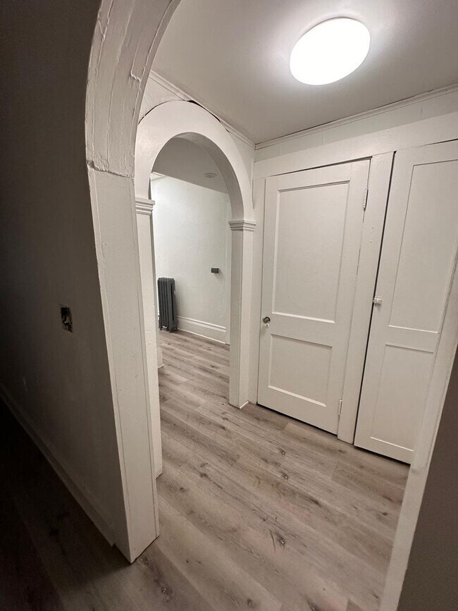 1403 Main St Unit 1F