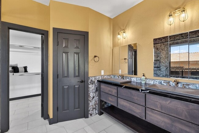 Photo - 6932 E Pearl St