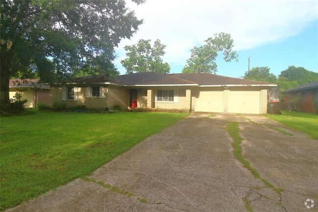 Building Photo - 1800 Richardson Ln Rental