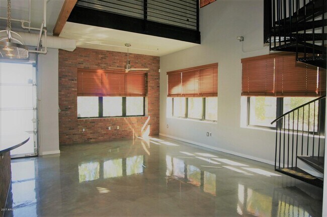 Photo - 914 E Osborn Rd