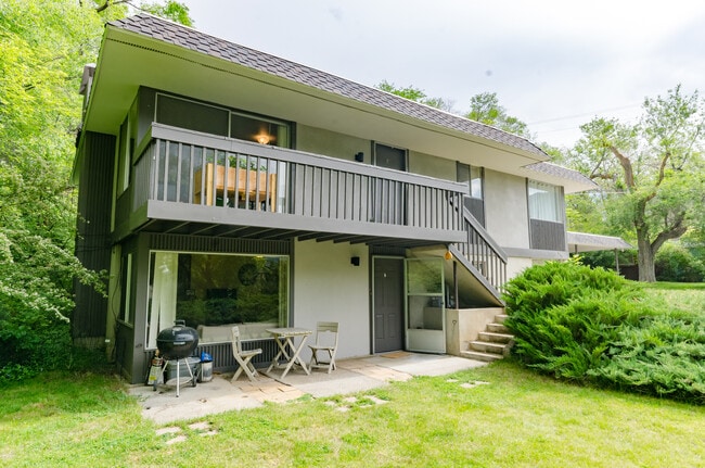 Photo - 815 Orchard Dr