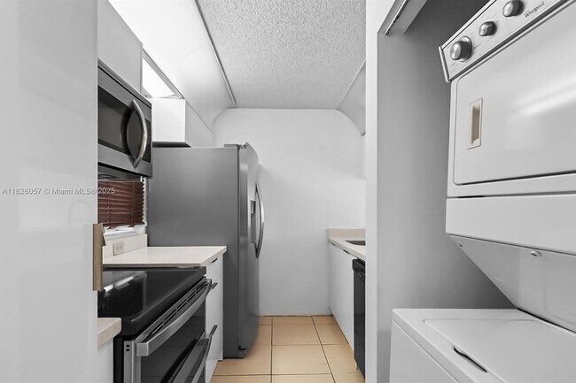 Photo - 10167 Twin Lakes Dr Unit 23-N