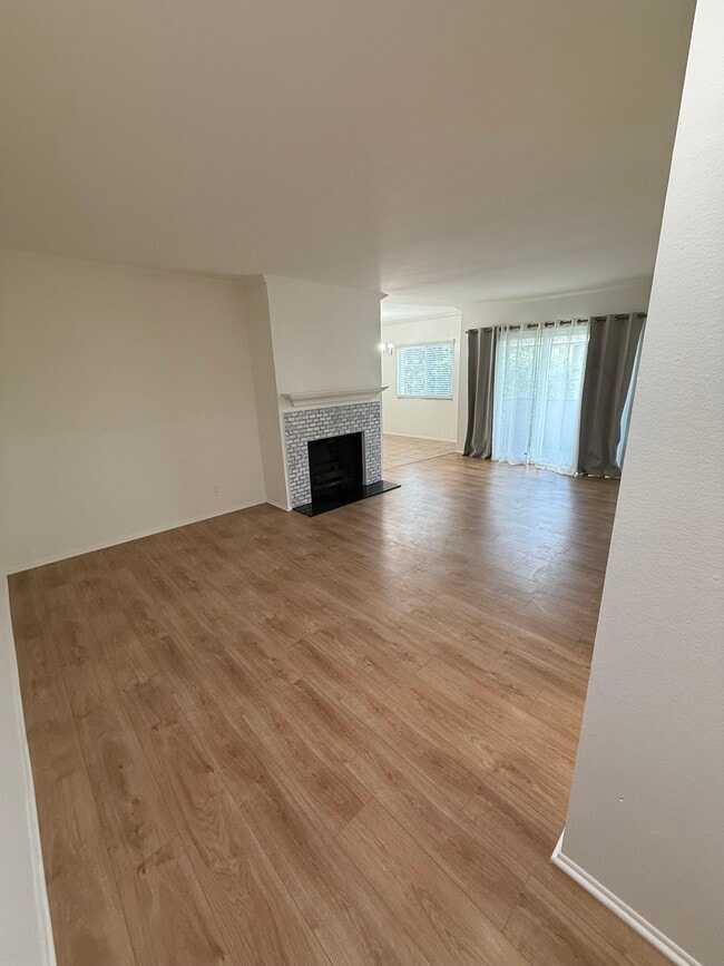 Photo - 1845 Corinth Ave Unidad 201 Rental