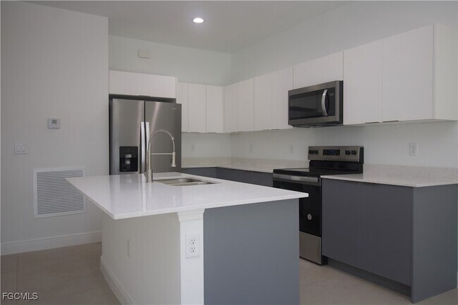 Photo - 1262 Milwaukee Blvd Unit 1262