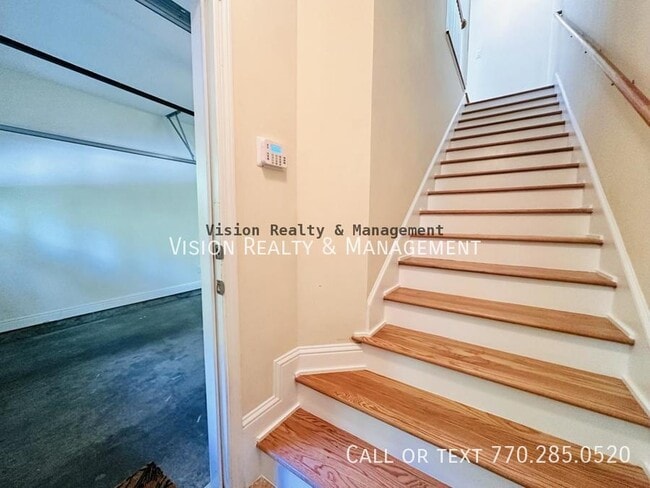 Photo - 1092 Glenridge Pl NE