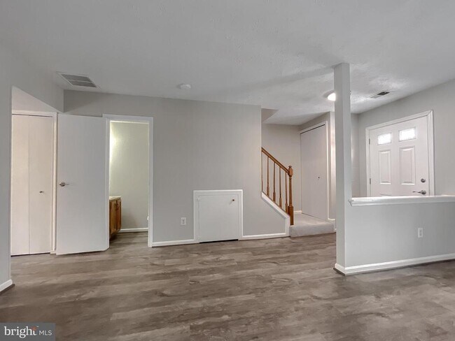 Photo - 4232 Drake Ct