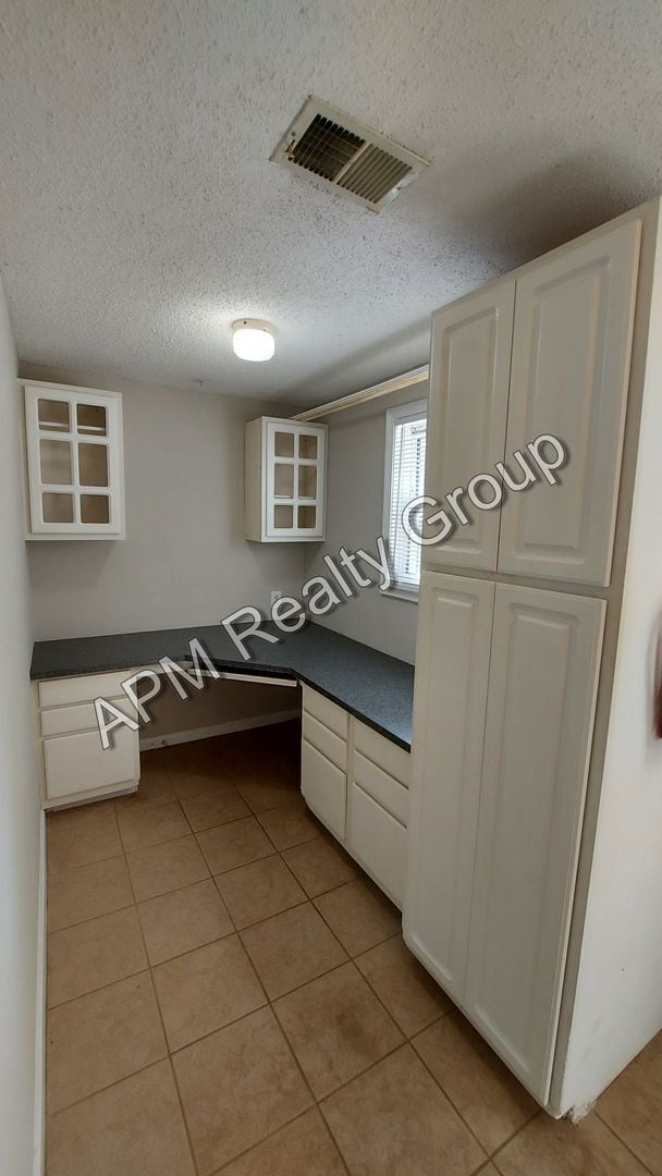 Rosewood Bungalow with White Picket Fenced... Rental House Rental in Columbia, SC