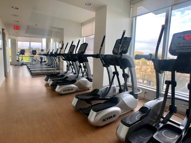 Photo - 8555 Granville St