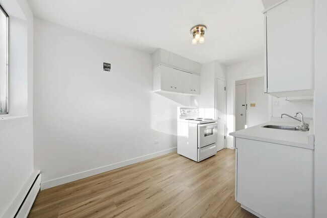 Photo - Lady Robinson Apartments