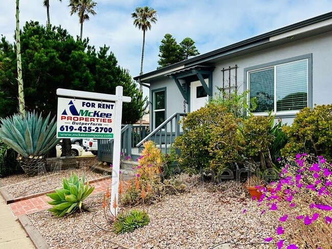 Building Photo - 1658 Cable St