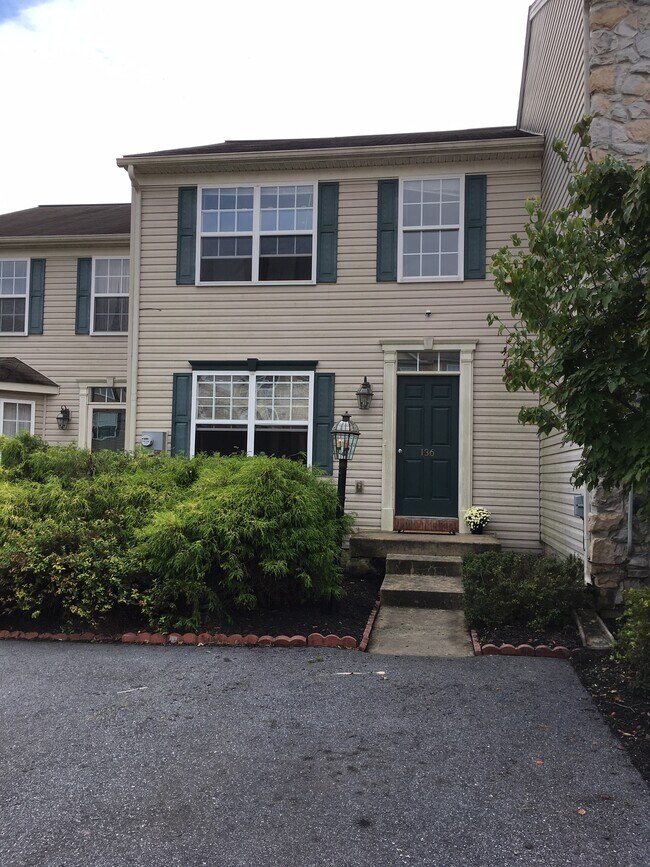 3 Floor Townhouse in PM School District - 136 Bradford St Townhome