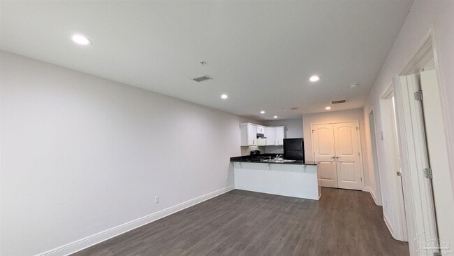 Photo - 313 N Navy Blvd