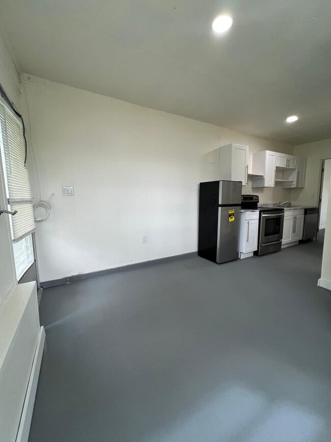 Proof of income and credit report - 6980 NW 25th St Unit Rick