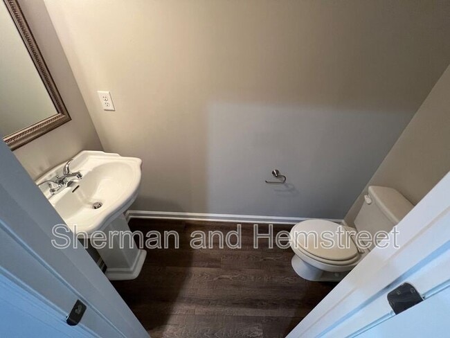 Photo - 672 Dobhill Ln Unit 672