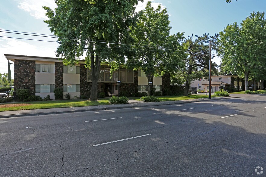 Howe Manor **NO AVAILABILITY** Apartments For Rent in Sacramento, CA