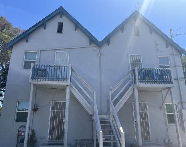 Photo - 2 bed, 1 bath located in Corona! Unidad Apt B