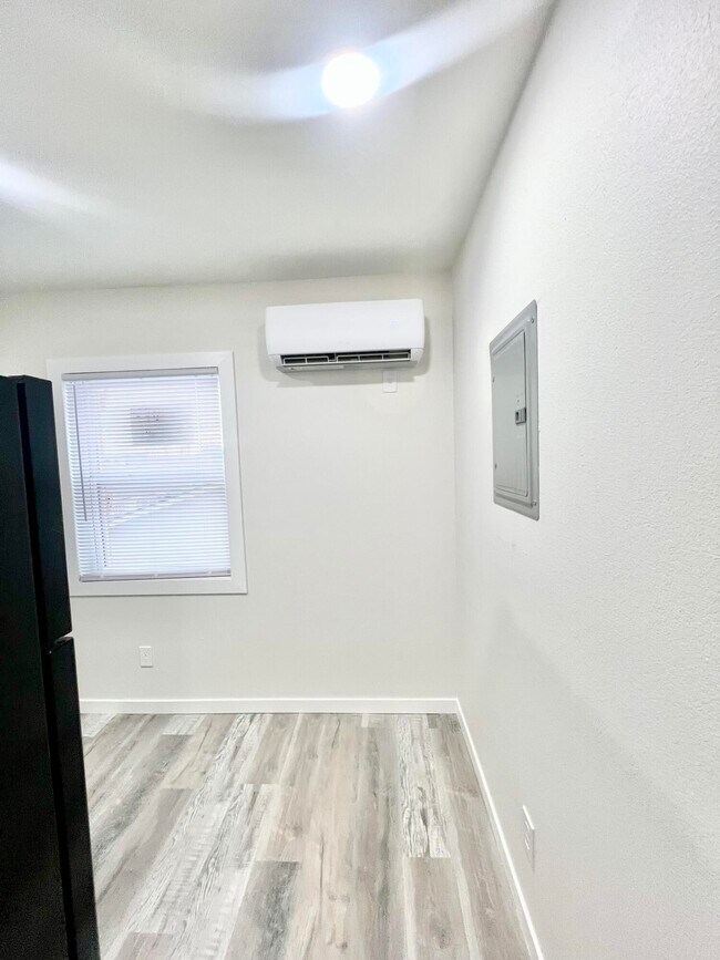 Photo - 5438 40th St