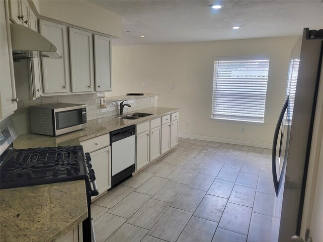 Photo - 8126 Golf Green Cir