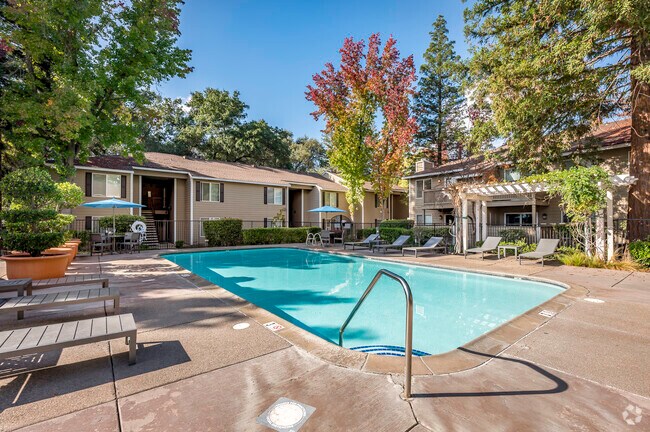 Piscina - Sutter Station