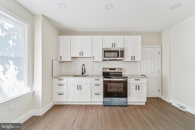 Photo - 5712 Lena St