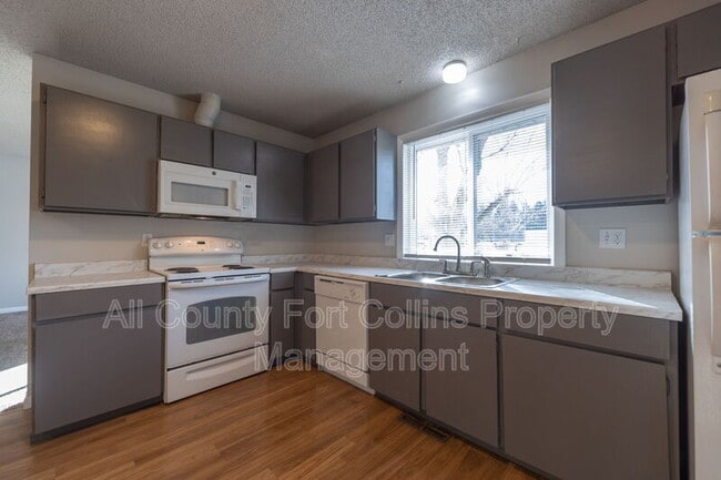 Photo - 2812 Parklake Dr