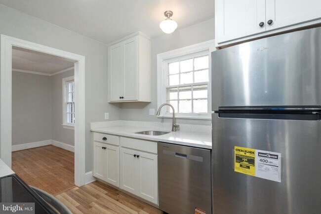 Photo - 312 N Highland St