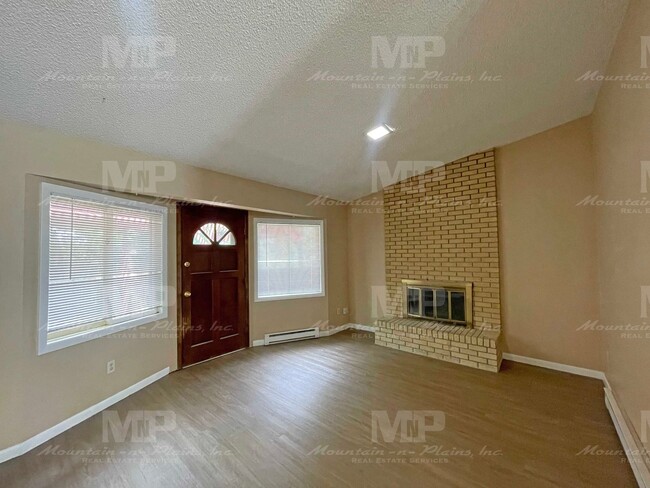 Photo - 1209 Montgomery St