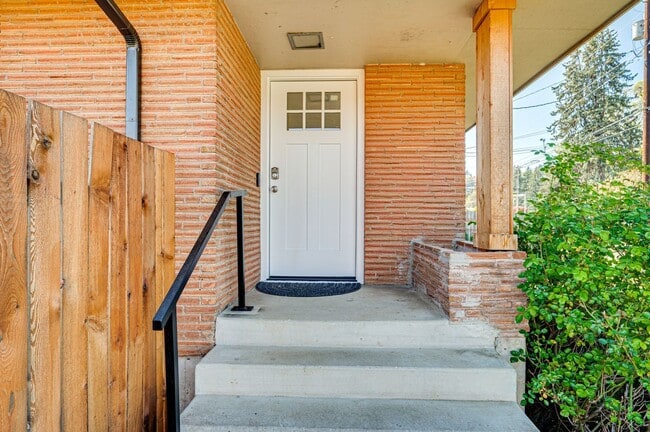 Photo - 634 NE 19th Ave