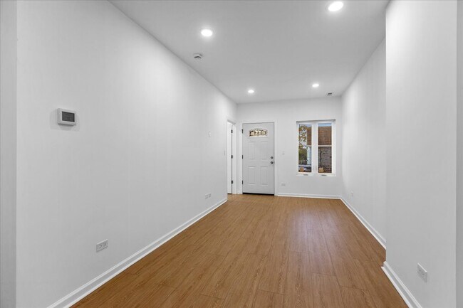 Photo - 1313 W Chicago Ave