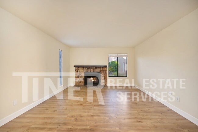 Photo - 7711 Juan Way Unidad #4A